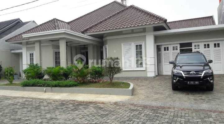Rumah Semi Furnished SHM Bambo Apus 580 Meter