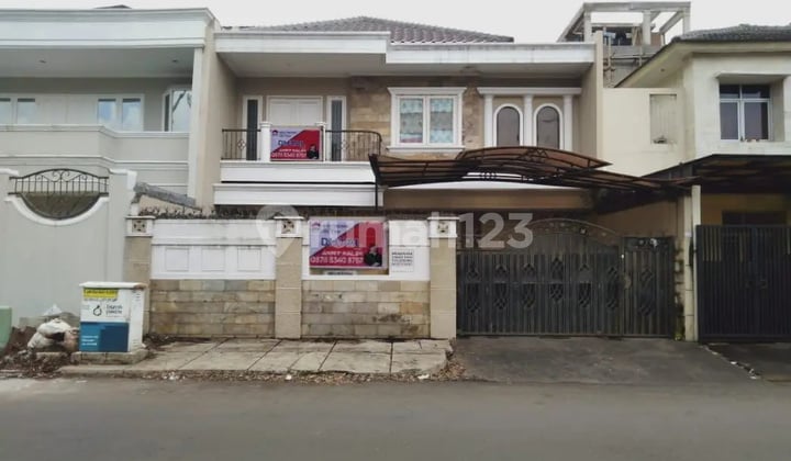 Rumah 2 Lantai di Intercon Jakarta Barat Lokasi Strategis Nego