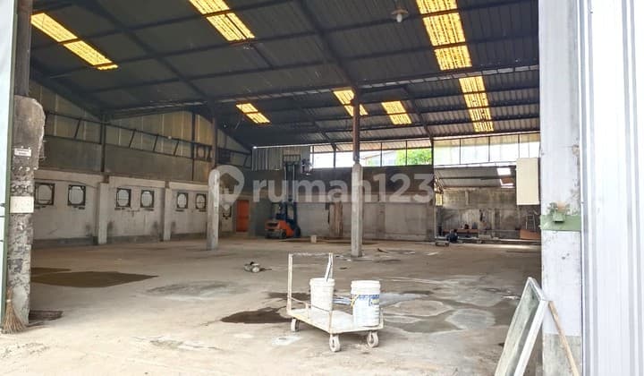 Gudang Bebas Banjir Hadap Utara Full Akses 40 Container di Daan Mogot Jakarta Barat