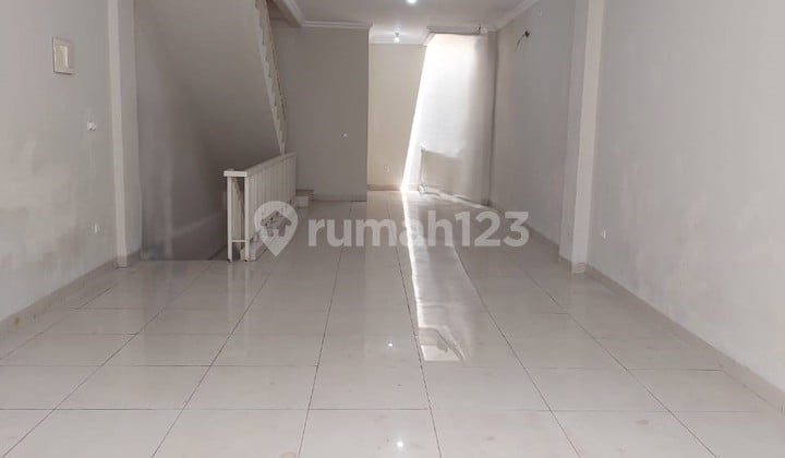 Harga Nego! Ruko Sentra Niaga Bagus 3,5 Lantai, Area Strategis Dekat Tol Karang Tengah di Green Lake City