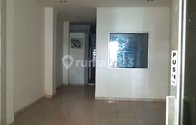 Rumah Semi Furnished, Hadap Selatan di Jelambar Jakarta Barat Nego!
