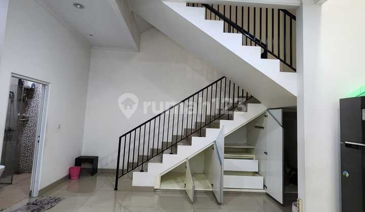 For Rent Fast! 3-Story Modern House in Duri Kosambi, Fully Furnished & Ready to Occupy