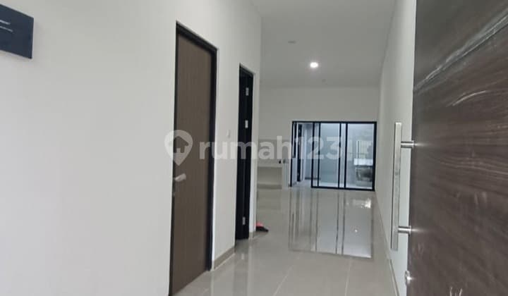 Nego Sampai Jadi, Rumah 2 Lantai Bagus, sudah SHM di Brand New Meruya Utara Jakarta Barat