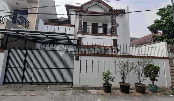 Paket Komplit! Rumah Bisa Nego Dapet AC, CCTV, Kanopi & Garasi Sekaligus di Kav DKI Meruya