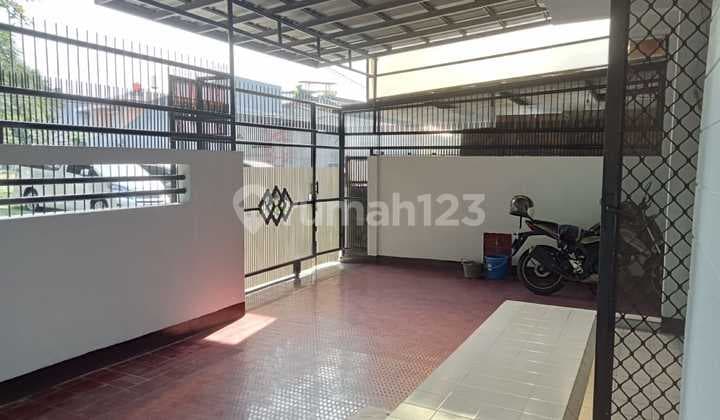 3 Bedroom House Nice and Well-Maintained in Kosambi Baru West Jakarta