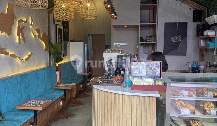 BU Ruko Citra 8 Sunset Avenue Bagus Like New, Semi Furnished View Danau di Kalideres