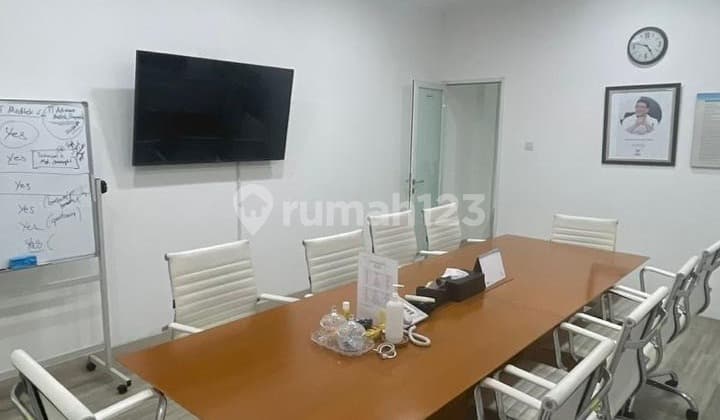 NEGO SAMPAI JADI! Ruko 4 Lantai Siap Huni di Puri Mansion – Semi Furnished, Free AC, Lokasi Super Strategis!