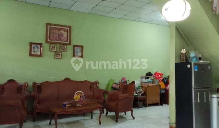 Siap Huni Rumah Luas dengan Lokasi Strategis Tomang Raya