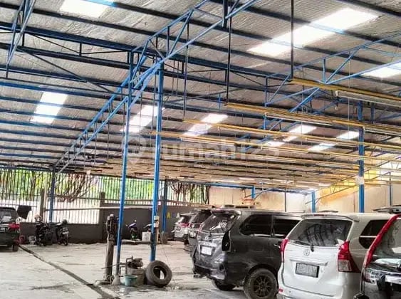Ready-to-Occupy Warehouse for Business in Tanjung Duren, West Jakarta