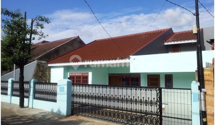 Rumah Komplek Shangrilla Petukangan, Jakarta Selatan