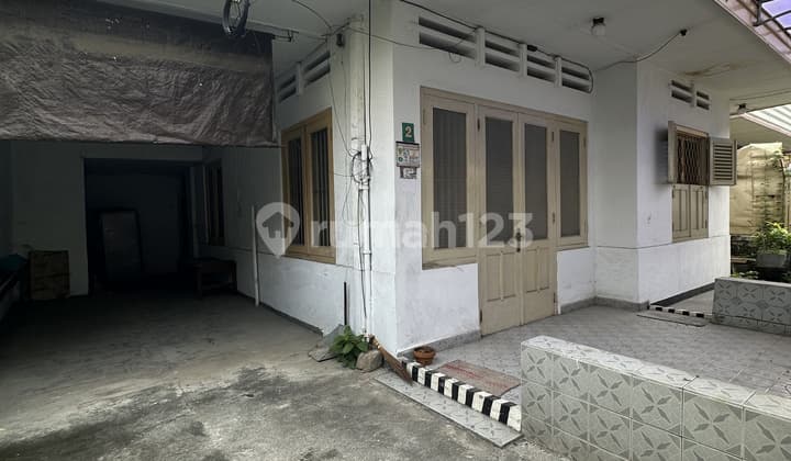 For Sale Land Measurement House on Jl. Pembangunan, Central Jakarta