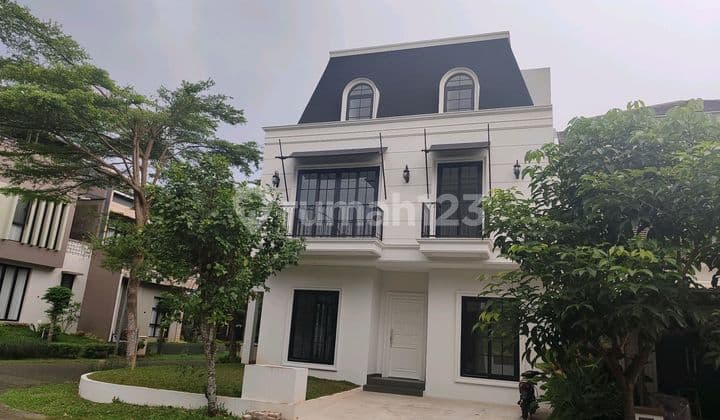 brand new rumah dengan attic room di greenwich bsd city