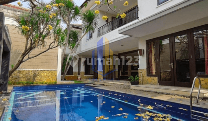 Elegant Residence For Rent In Prime Kemang Area