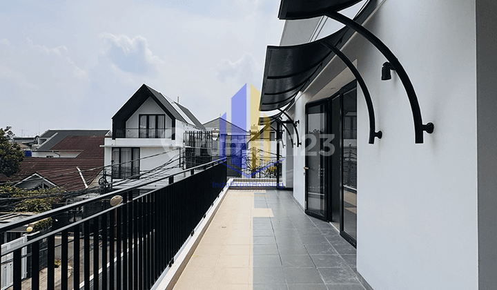 Brand New Elegant American Contemporary House | Strategic Location, Walk To French School