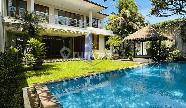 Exclusive Residence In Kemang With Pool, Garden