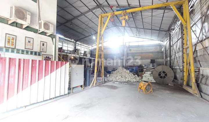 For Sale Land 763 m² Strategic Warehouse Bonus in East Jakarta