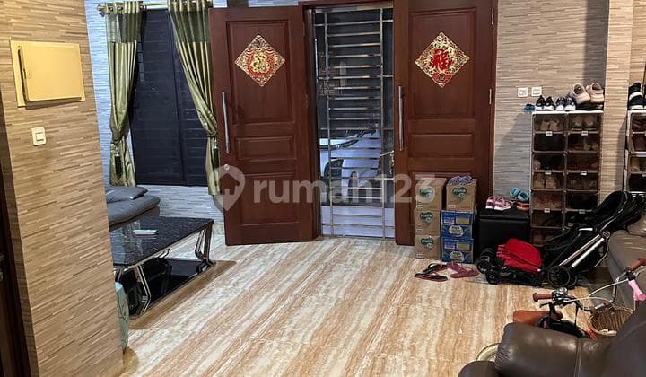 Dijual Rumah Casa Jardin 3 Lantai Full Renovasi