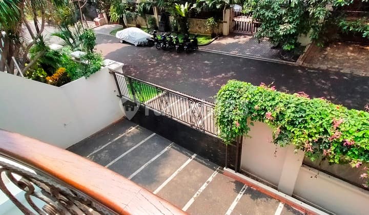 Pondok Indah Walking Distance To Jis School