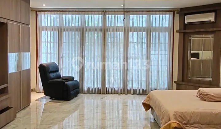 Rumah Disewakan Lokasi di Pondok Indah