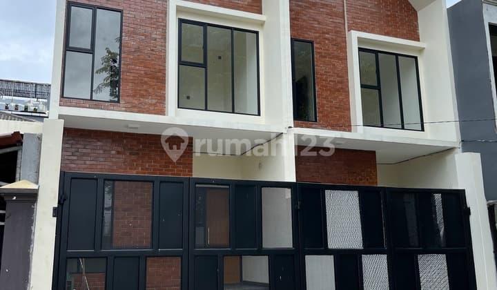 Wilson Rumah 2 Lantai Bebas Banjir Dekat Puri Indah Area Meruya