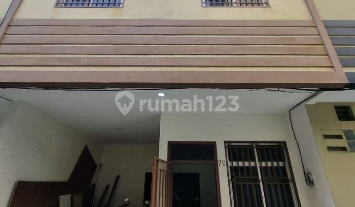 Wilson Rumah Baru 3 Lantai Dalam Mini Cluster Poris Gaga