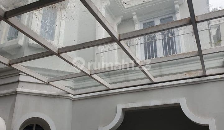 Well-Maintained Nice House Ready to Live In Marble Floors 2 Floors + Rooftop Banjar Wijaya Cipondoh