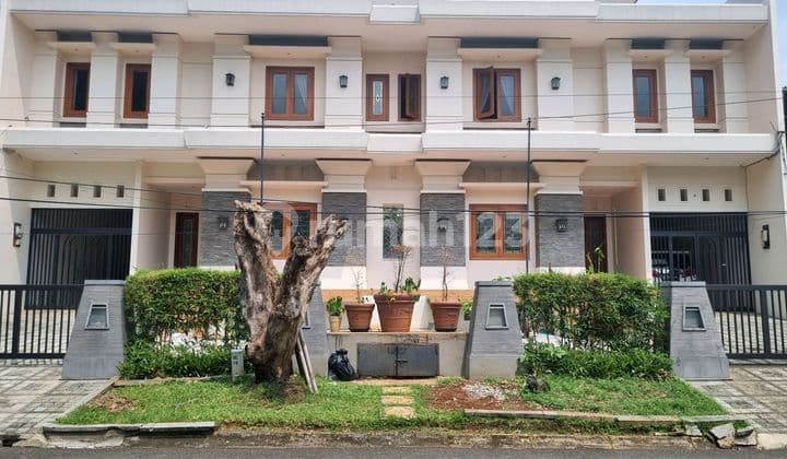 Luxurious 2-Story House + Basement in the Serene Environment of Pondok Indah
