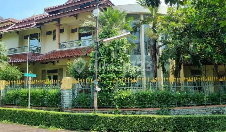 Dibawah NJOP Rumah Bagus Terawat Depan Taman Bintaro Sektor 1