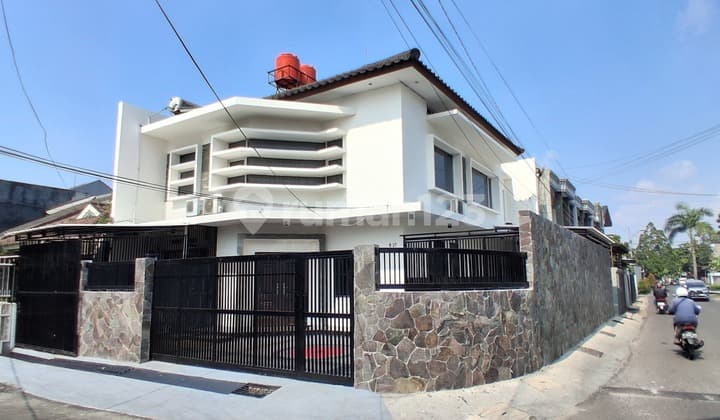 Rumah Bagus Dkt Taman Alun Alun Regol Drh Buah Batu Bkr