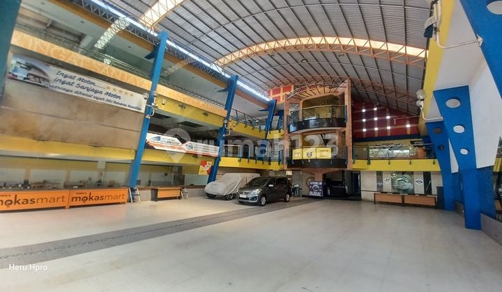 Strategis! Puasat Kota Ciateul Exs Showroom