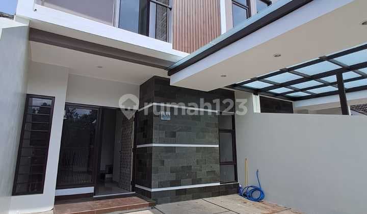 Sisa 1 Unit Rumah Baru 2 Lantai di Komplek One Gate Margahayu SHM