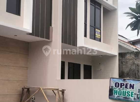 Jarang Ada Rumah Baru 2 Lantai Tengah Kota Harga Dibawah 2m Shm