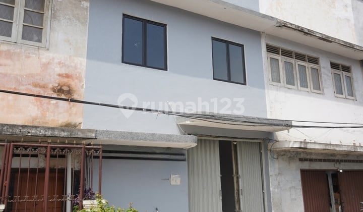 Gudang Tiang Bendera Roa Malaka Jakarta Barat