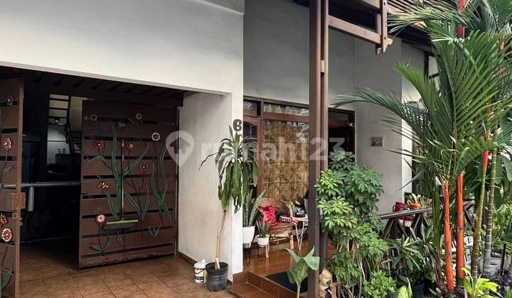 Luxury 2-Story House in South Tanjung Duren, West Jakarta, Located in the Elite Neighborhood of South Tanjung Duren