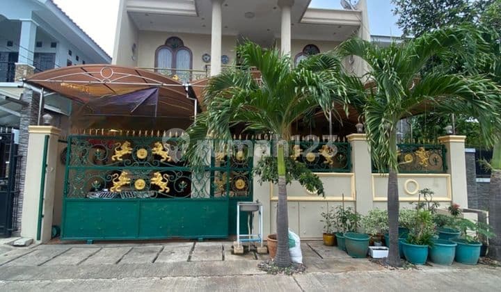 Di Jl. Penyelesaian Tomang Meruya Selatan, Jakarta Barat