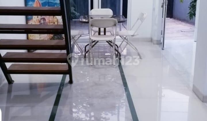 Rumah 2 Lantai Siap Huni Kebon Jeruk Jakarta Barat