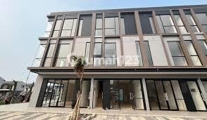 Disewakan Ruko 3 Lantai Strategis di Jalan Boulevard Park Serpong