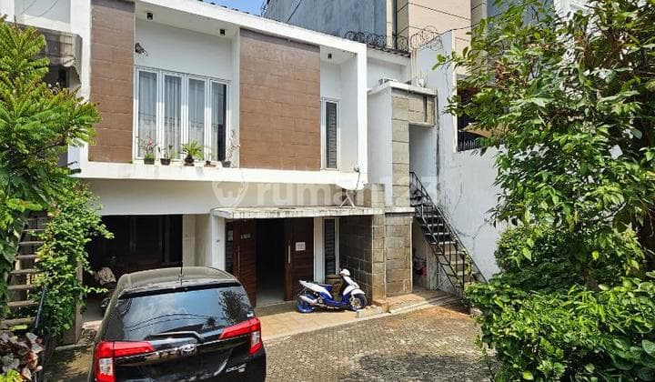 Rumah Mewah Komersial Pinggir Jalan Cocok Kantor Klinik di Kebayoran Baru