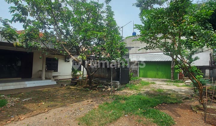 Rumah Lama Area Komersial Cocok untuk Gedung Usaha Margonda Raya