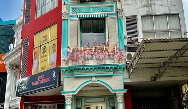 Ruko Komersial Siap Pakai Parkir Luas Lokasi Strategis di Bintaro