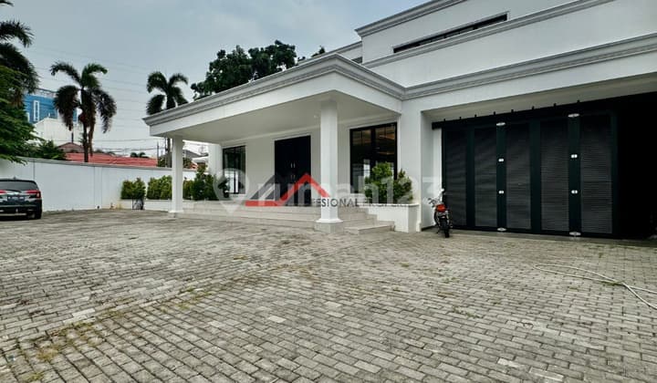 Rumah Baru 3 Lantai Halaman Luas Harga Menarik Di Kebayoran Baru