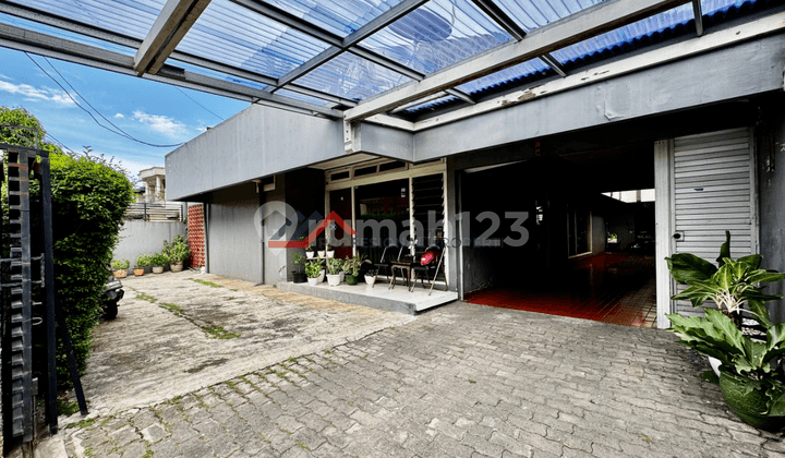 Rumah Lama Hitung Tanah Area Kebayoran Baru Jakarta Selatan