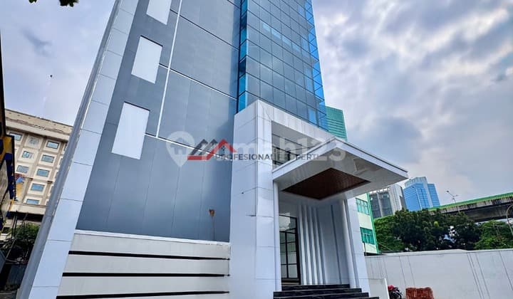 Gedung Baru 7 Lantai Halaman Dan Parkir Luas Harga Menarik Di Jakarta Selatan