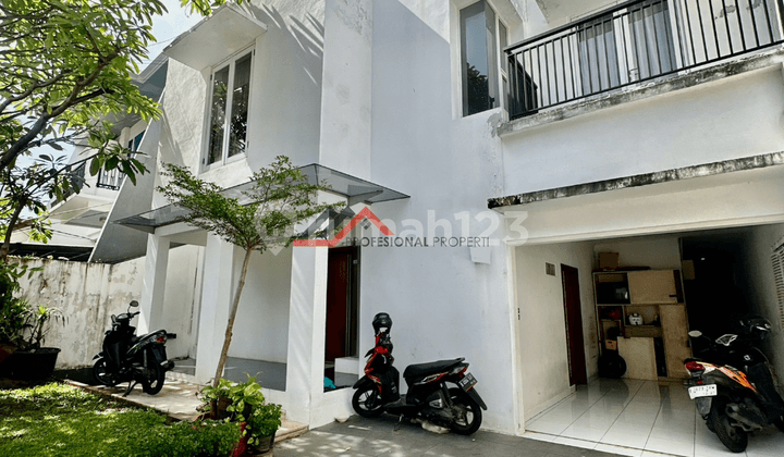 Rumah Siap Huni Lingkungan Tenang di Kebayoran Baru Jakarta Selatan