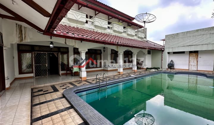 Rumah Bagus Halaman Luas Siap Huni Di Cilandak