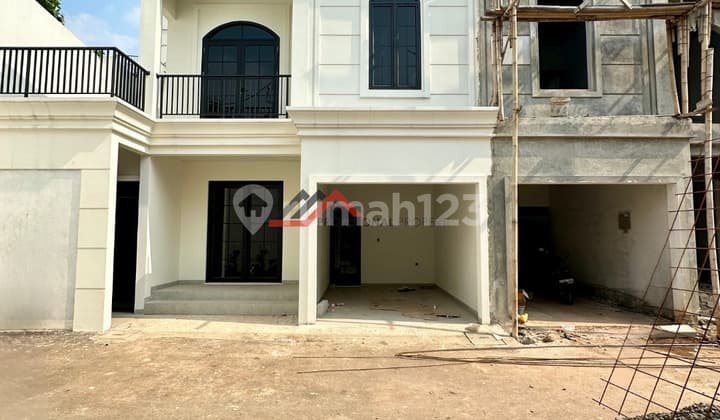 Rumah American Classic Sisa 9 Unit Di Dalam Cluster