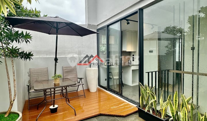 New Home with Smart Home Facilities in a Complex Near the City Center