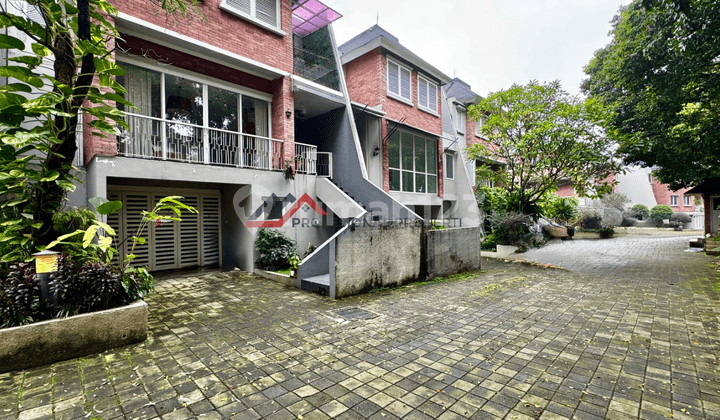 Rumah Minimalis Modern Dalam Cluster Dekat Tol Desari