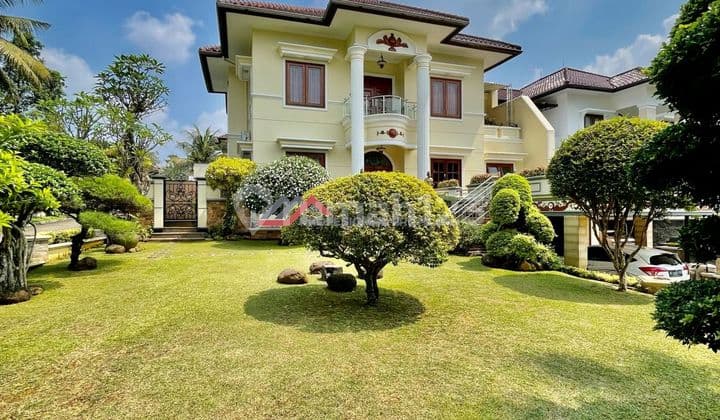 Turun harga rumah Dalam komplek elit bergaya Eropa klasik modern