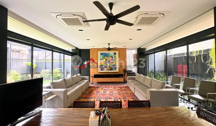 Luxurious House in the Elite Area of Kebayoran Baru, South Jakarta